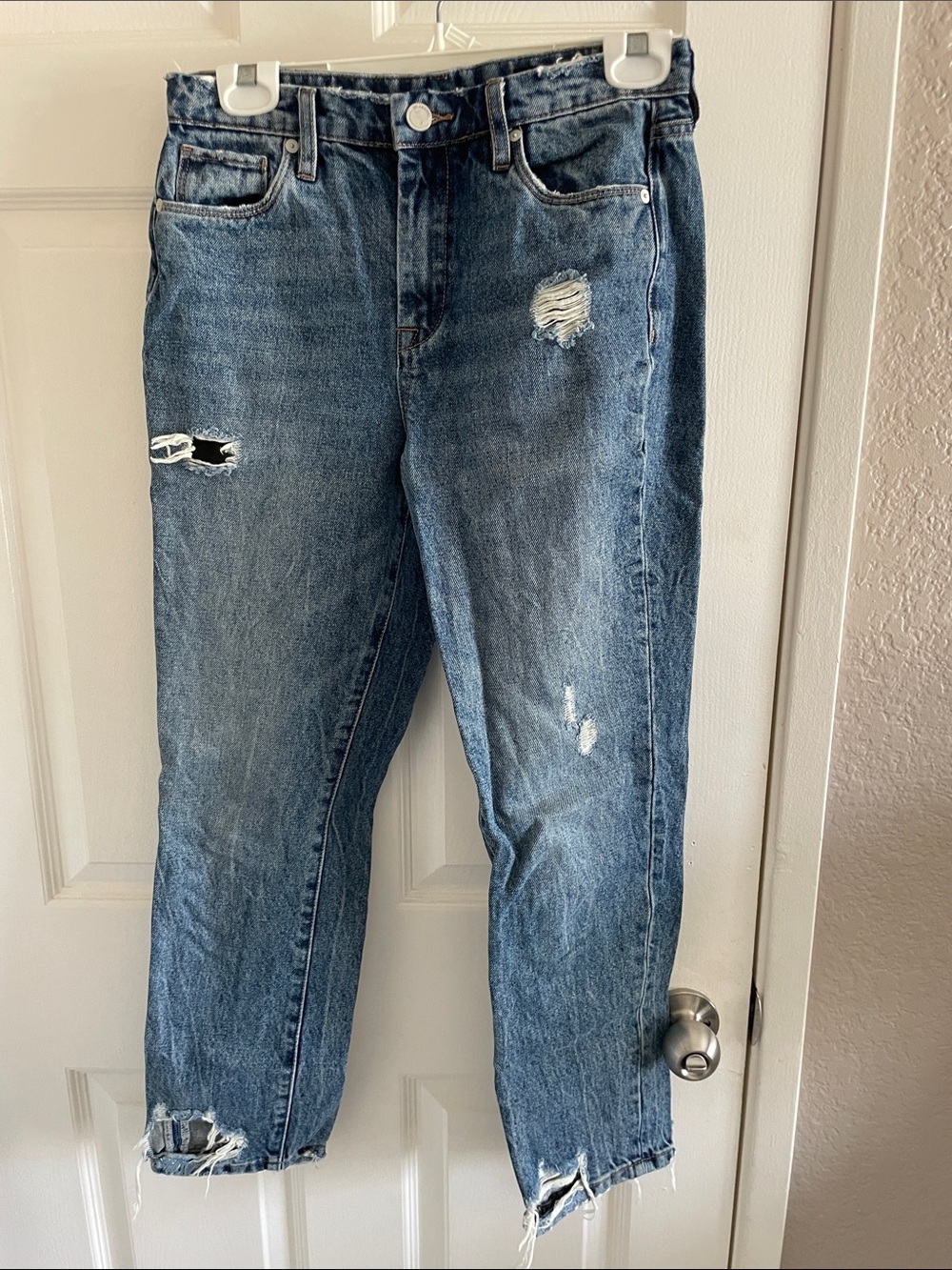 Blank NYC Distressed The Madison Crop Jeans 26